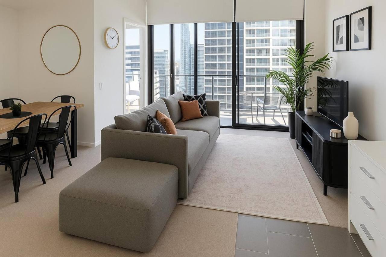 Stunning Mountain Views & Brisbane's Location
