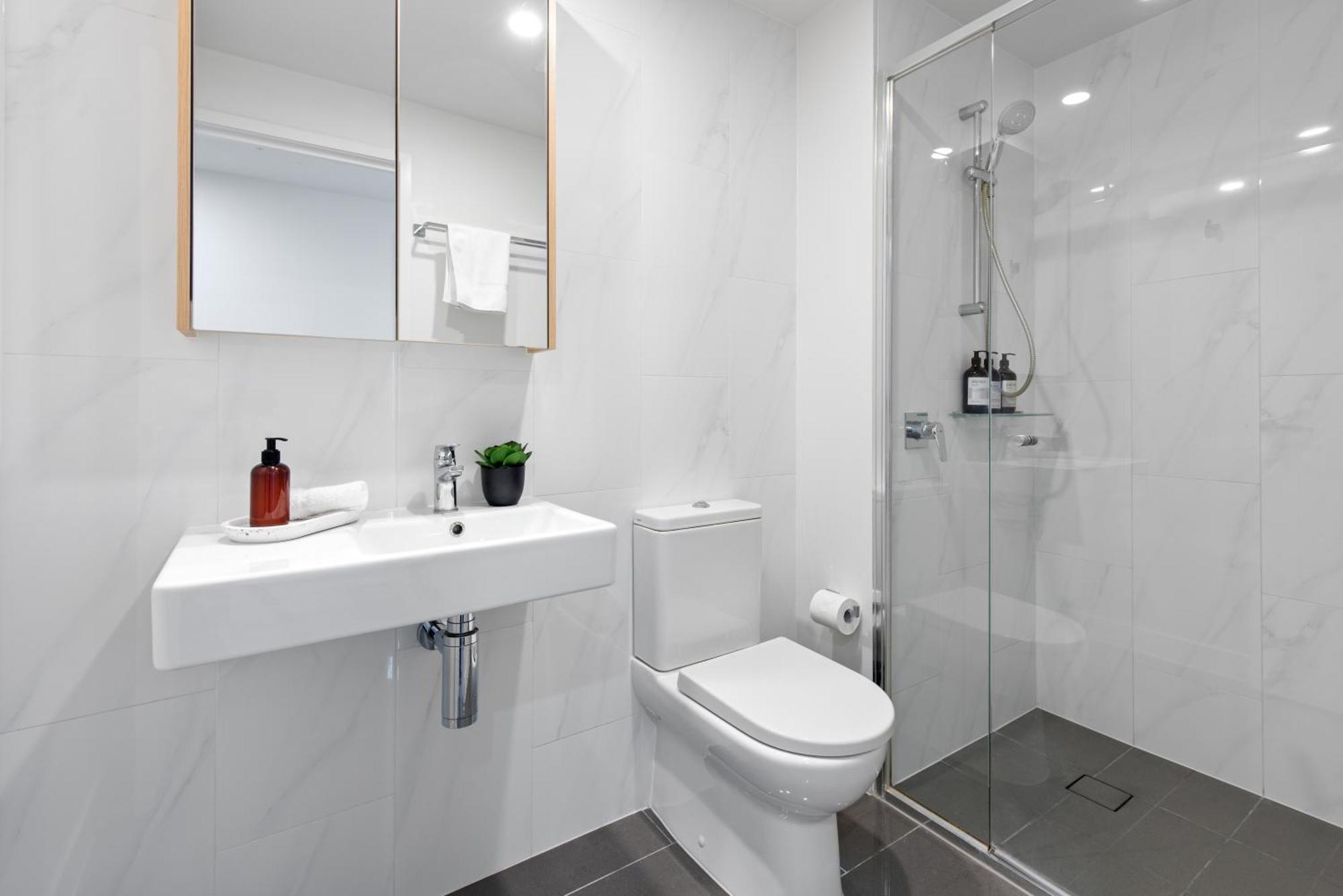 Stunning Mountain Views & Brisbane's Location Apartment Brisbane